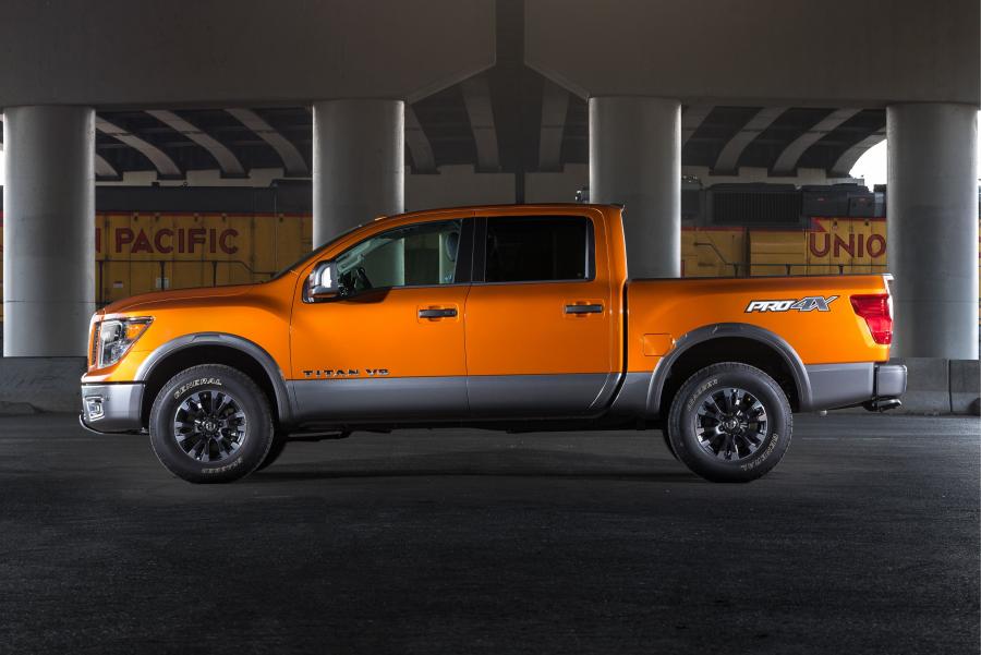 Nissan Titan Pro4X Crew Cab 2018 года  (фото 6 из 26)